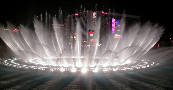 Bellagio_fountains_night