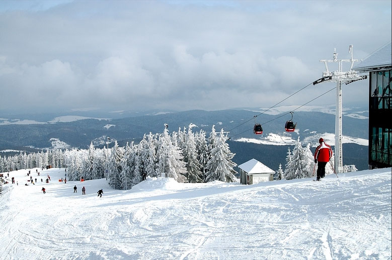 Skiing holiday – money saving tips