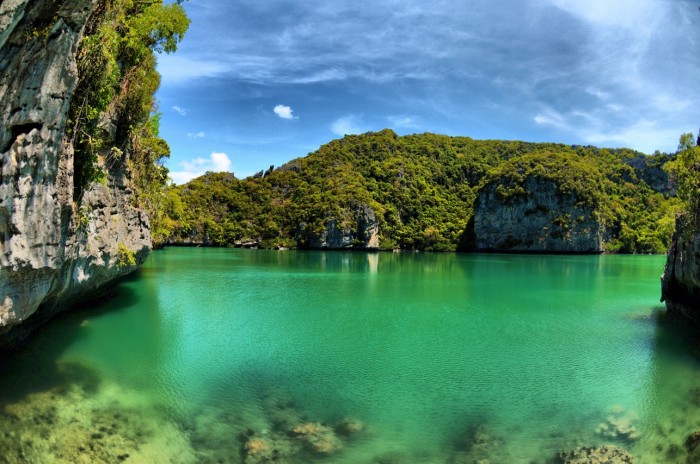 angthong-bluestars-lake