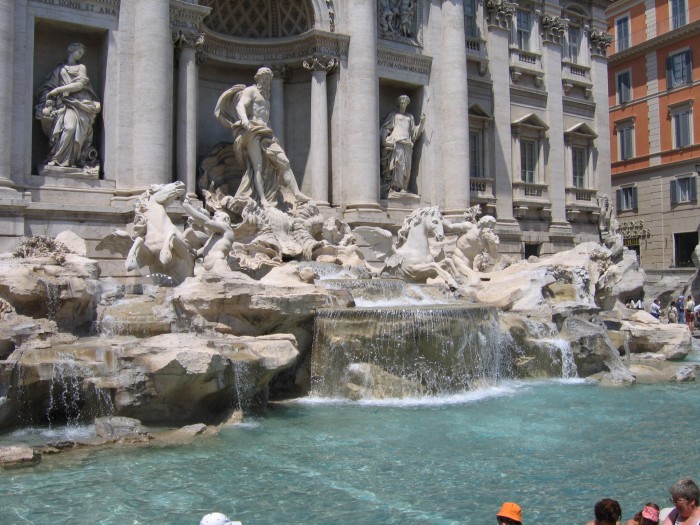 Trevi_Fountain_-_Left_View