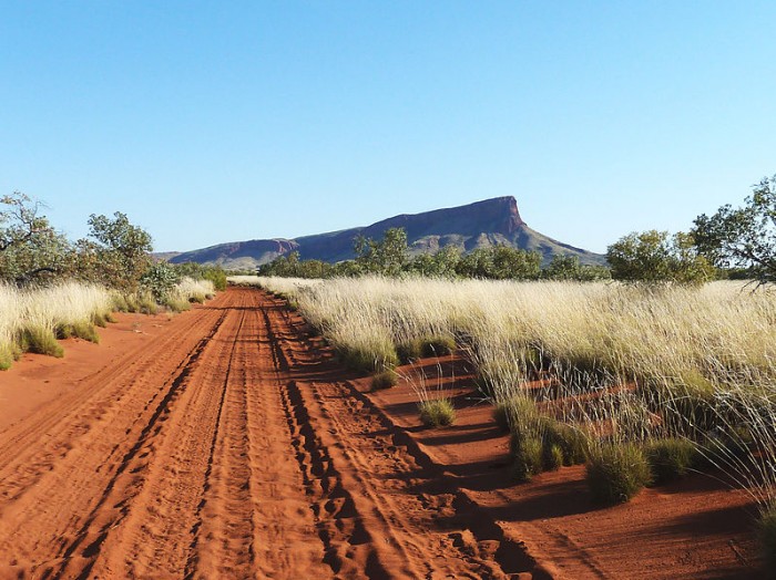 799px-Mt._Leisler_-_Sandy_Blight_Junction_Road