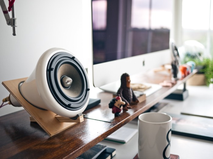 apple-desk-designer-display