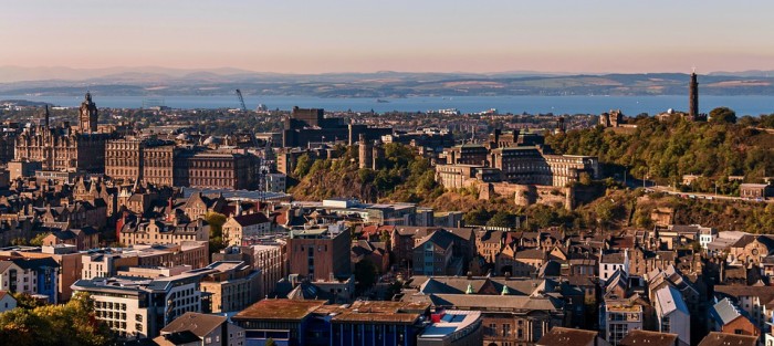 edinburgh-1131816_960_720