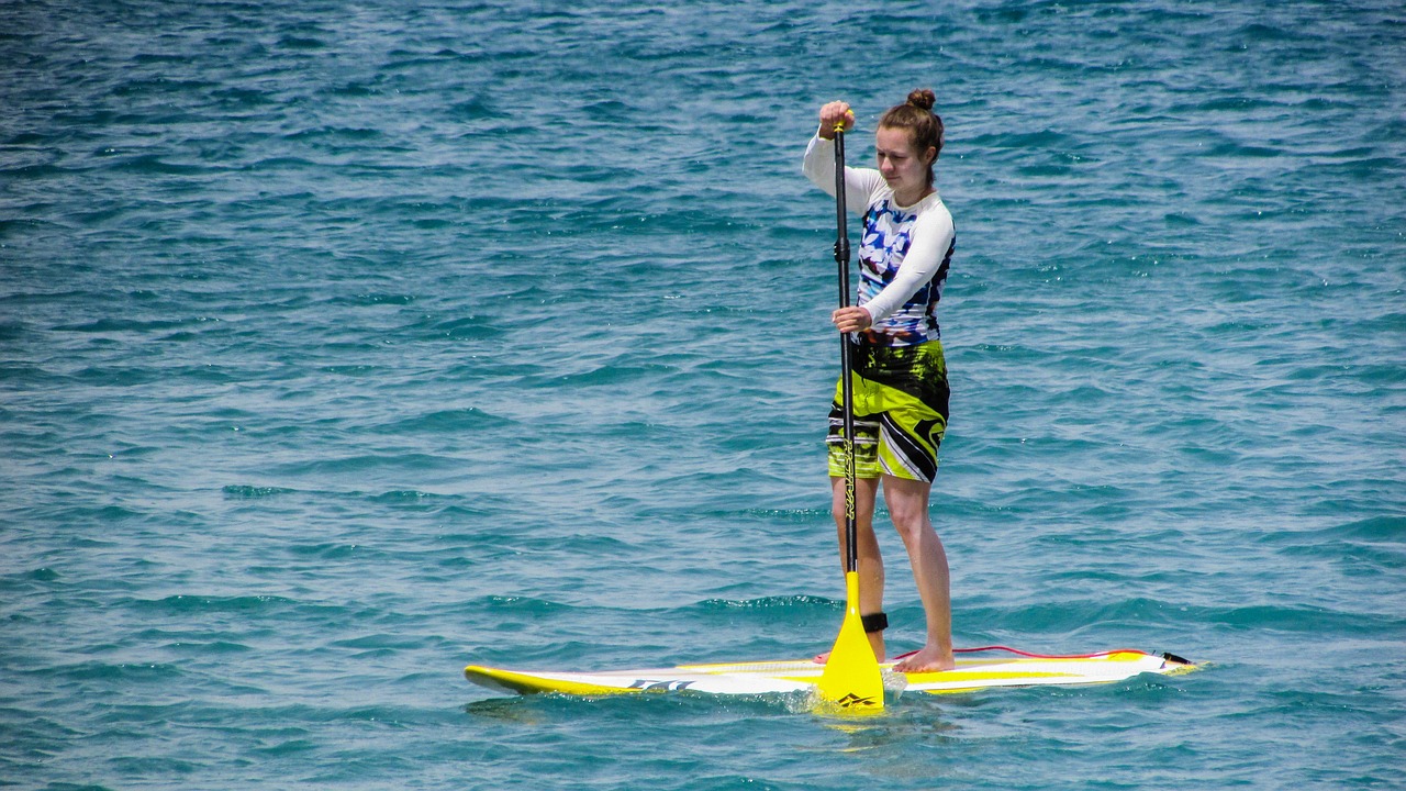 [4] paddling-board-sport-water