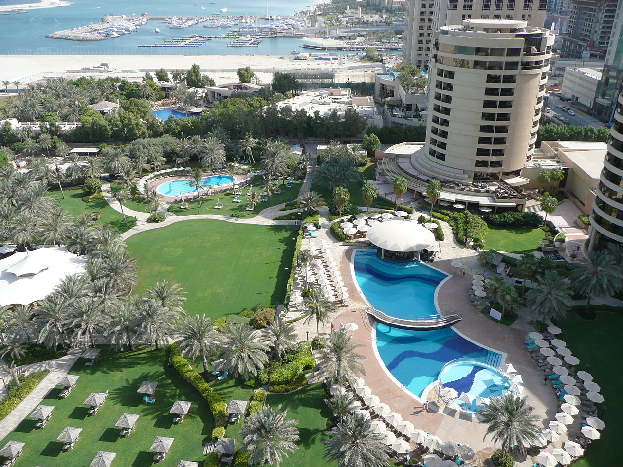 1280px-Dubai_Marina_from_Le_Royal_Méridien_Beach_Resort_and_Spa_in_Dubai