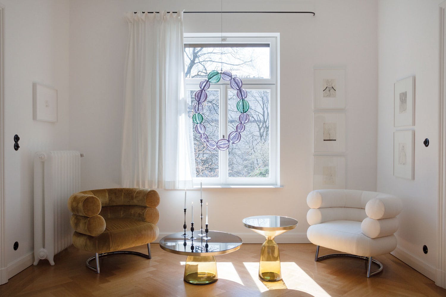 5 Layout Designs to Incorporate the Eileen Gray Bibendum Chair