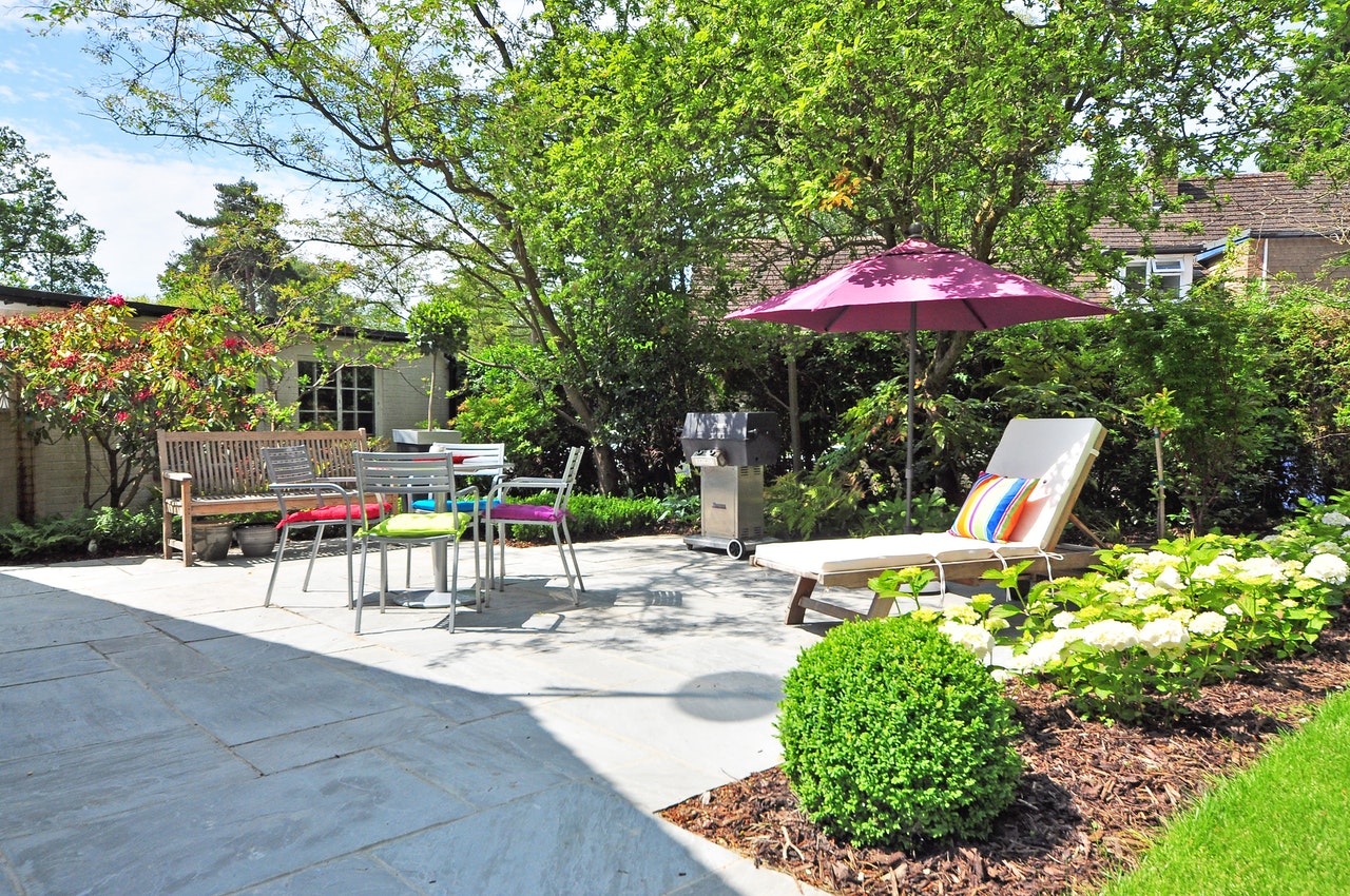 backyard-bench-daylight-210531