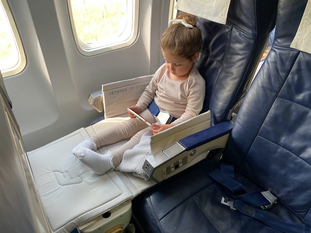 Kids on a Plane: A Family Travel Blog for Stress-Free Trips
