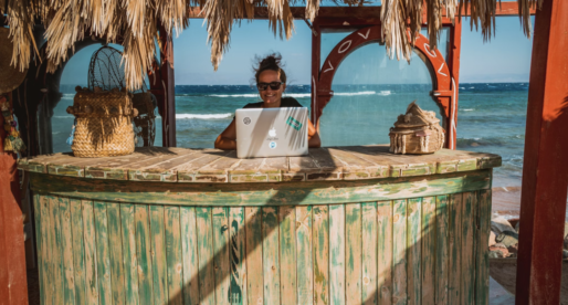 Staying Connected: Navigating Relationships and Social Life as a Digital Nomad