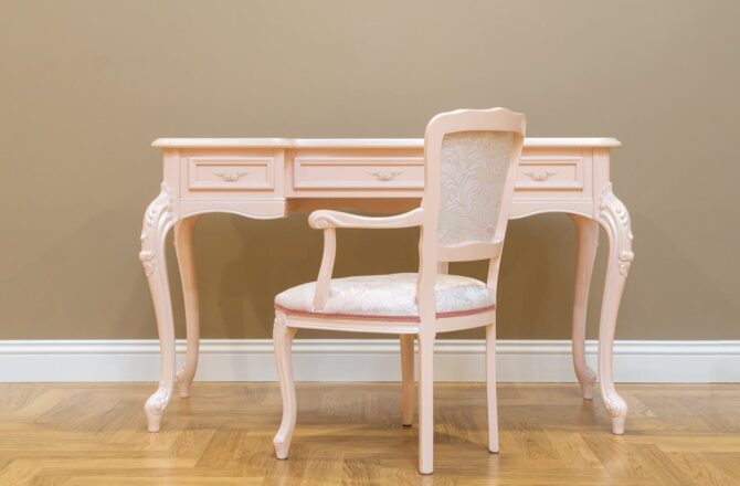 How to Incorporate Antique Furniture into a Modern Home
