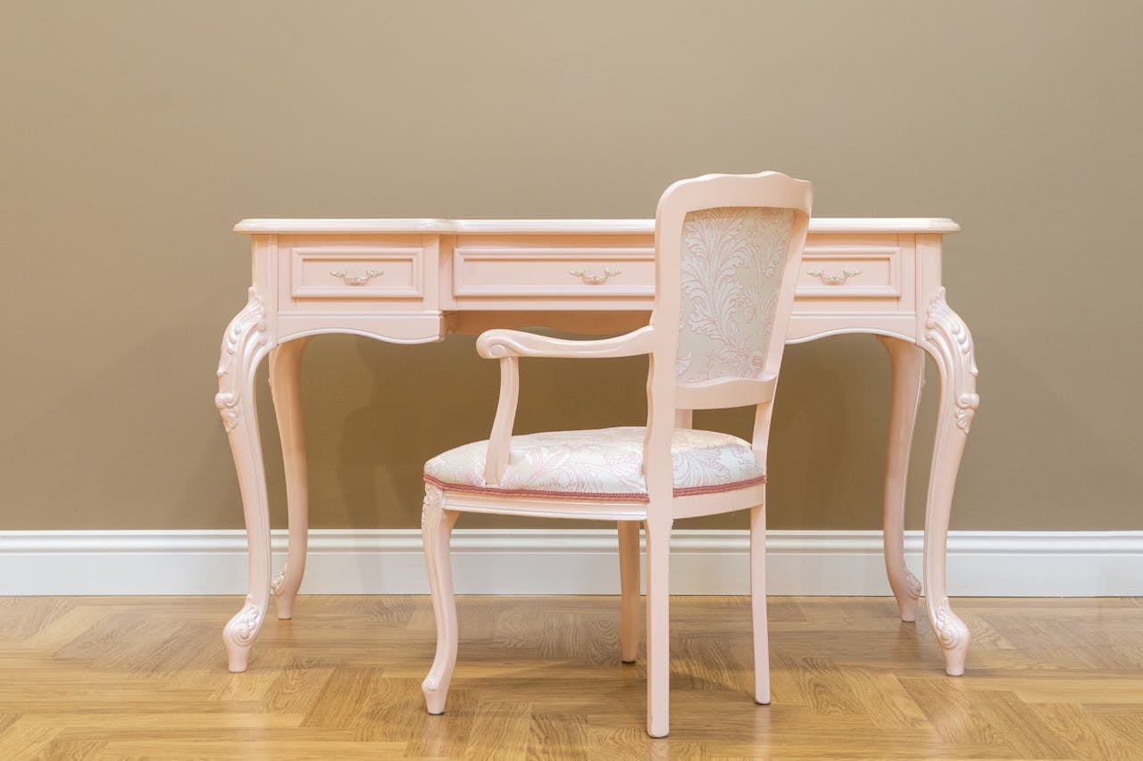 How to Incorporate Antique Furniture into a Modern Home