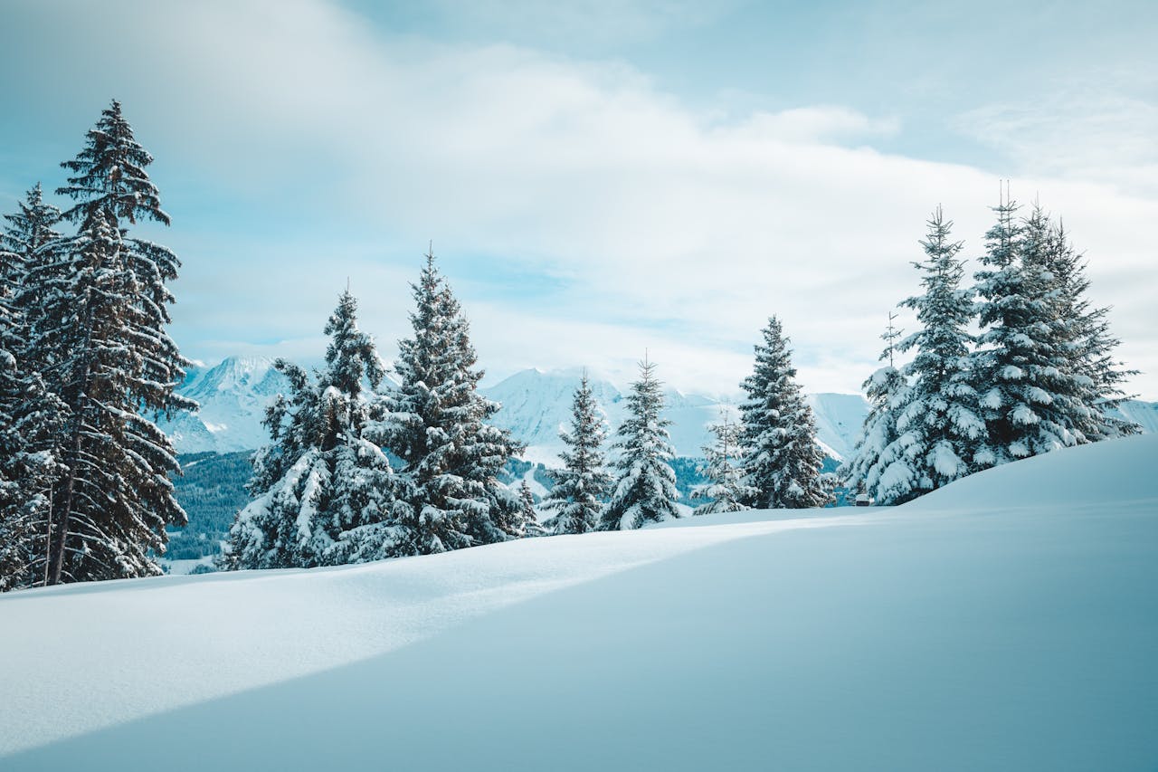 Europe’s top destinations for skiing and snowboarding enthusiasts