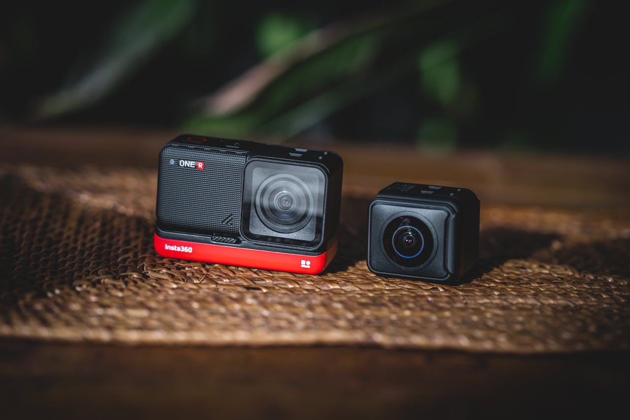 5 Reasons Why Smaller Cameras Often Capture Better Street Moments