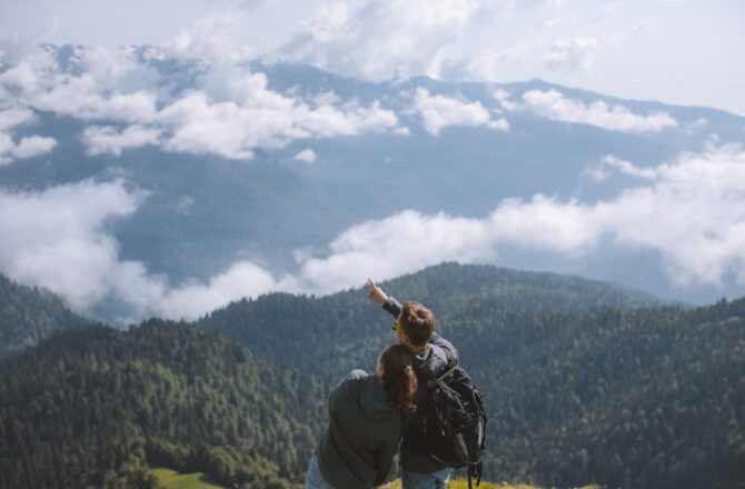 Jet-Set with Tech: Must-Have Travel Apps to Make Your Next Adventure Easy and Fun