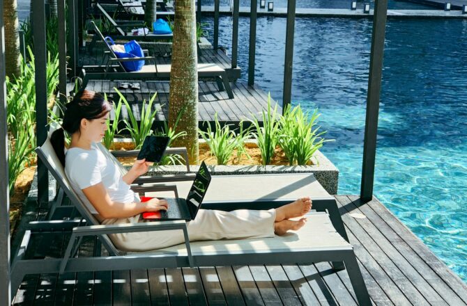Escape the 9-to-5: Your Guide to Living and Working Anywhere