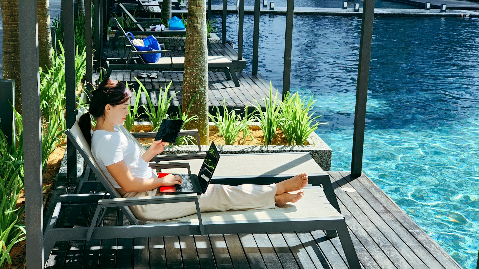 Escape the 9-to-5: Your Guide to Living and Working Anywhere